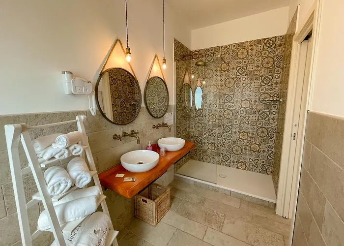 לינה וארוחת בוקר De Lua Boutique 4*