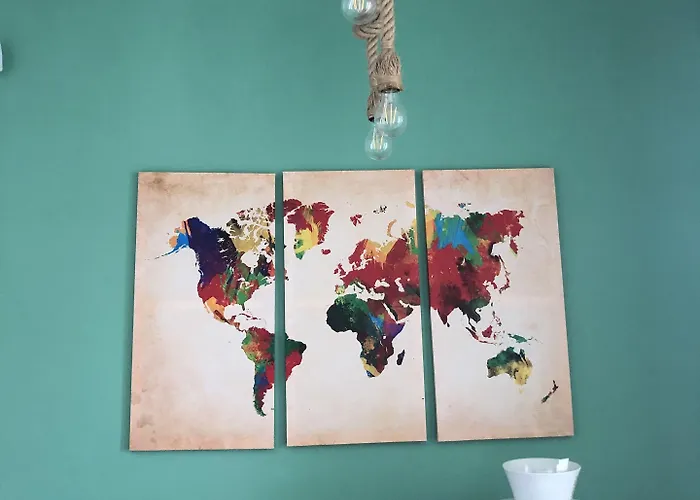 לינה וארוחת בוקר De Lua Boutique 4*