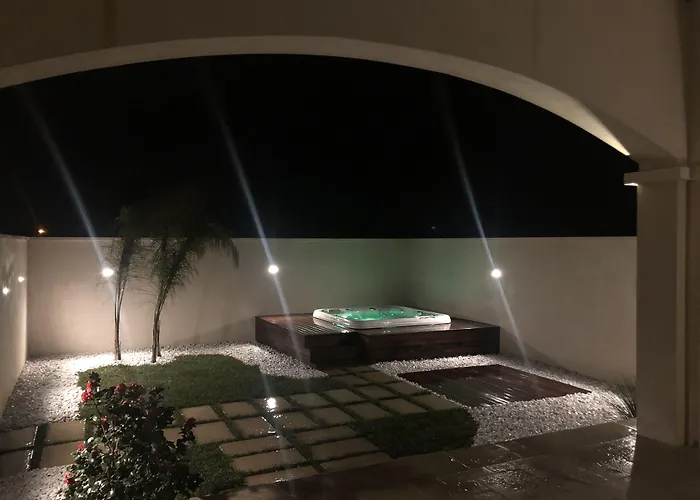 De Lua Boutique לינה וארוחת בוקר 4*