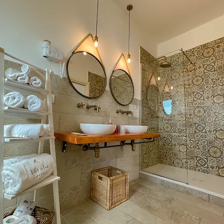 Bed & Breakfast De Lua Boutique 4*